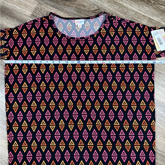 Lularoe Irma shirt NWT black with pink yellow orange triangle Pattern, sz:XS - Picture 4 of 4